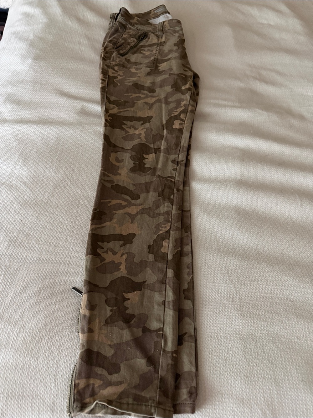 Old Navy Camo Skinny Jeans in Olive/Tan